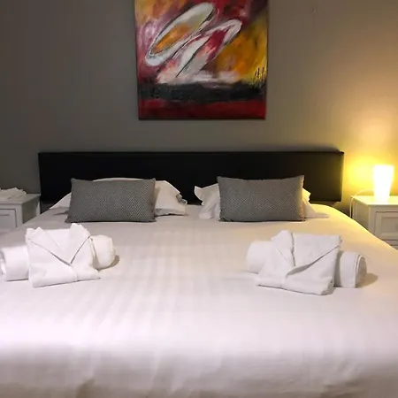 Logis Du Chateau Des Marais - Pour 2 A 3 Personnes *