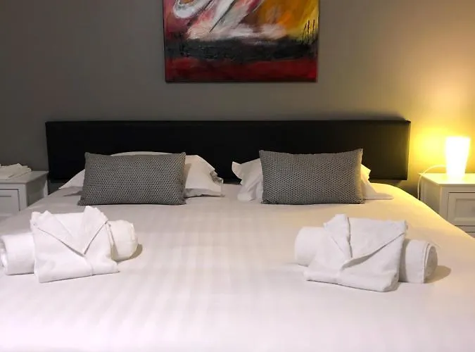 Logis Du Chateau Des Marais - Pour 2 A 3 Personnes *